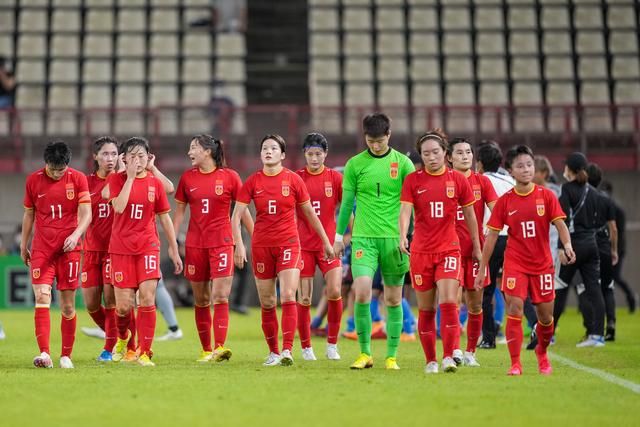 电影《青春几回合》剧组亮相第九届丝绸之路国际电影节开幕式红毯据悉，《青春几回合》以90后创业故事为主线，着力展示普通青年创业者在时代洪流中的奋进历程、个人成长、青春感悟